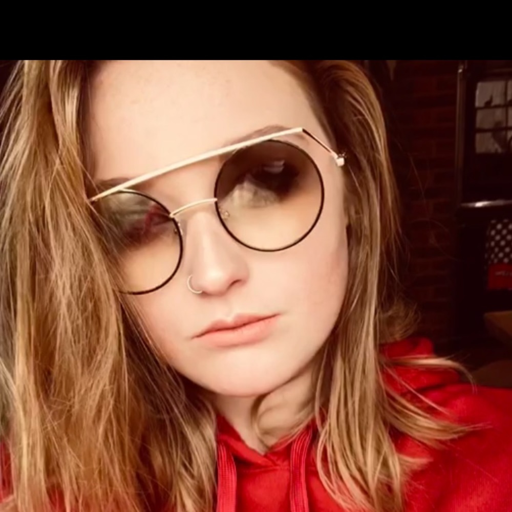 Meet your Posher, Shawna